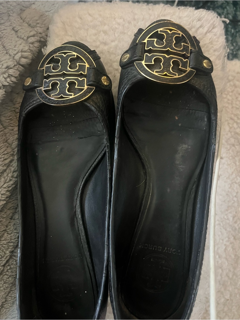Tory Burch Black Leather Logo Peep-Toe Flats with Gold Hardware - Picture 8 of 8
